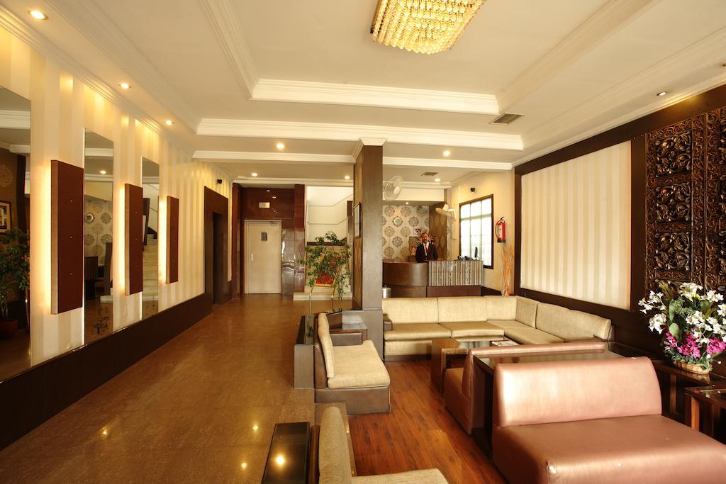 Surya Royal Hotel Kota  Extérieur photo